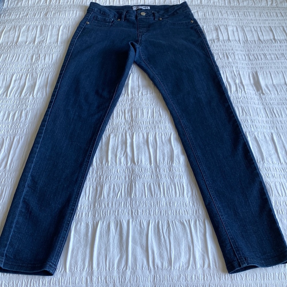 Nygard dark denim jeggings. Button closure / pull on, no zipper. Size 6